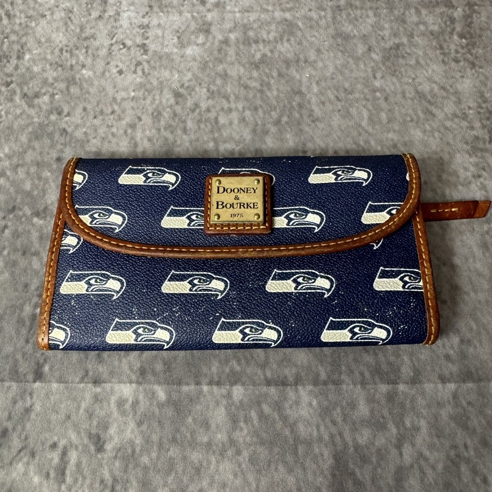 Dooney & Bourke Seattle Seahawks Continental Clutch Wallet READ